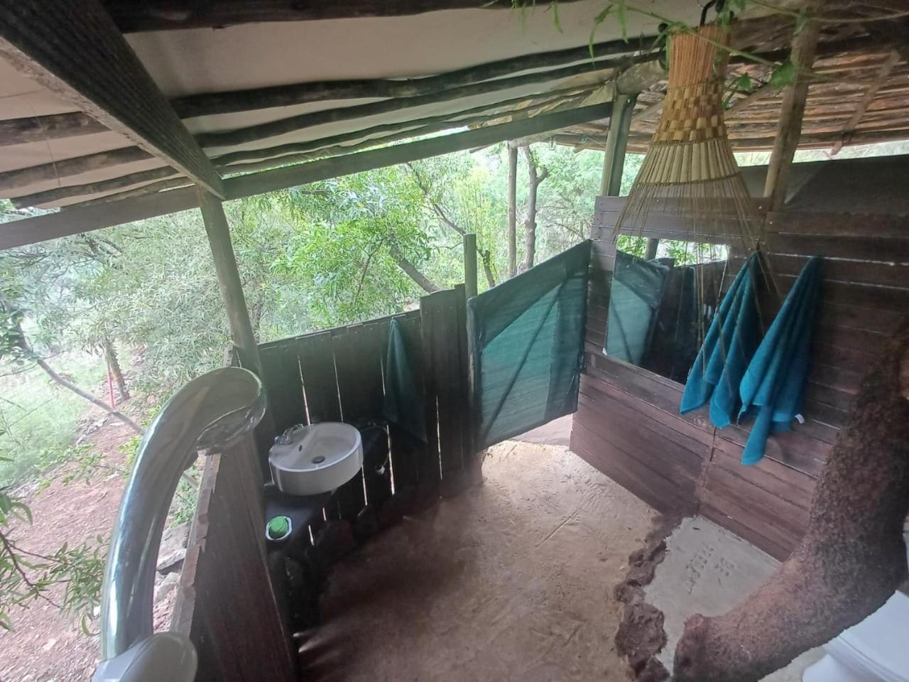 Adorable Unique - African Bush Feel * Kalkheuvel